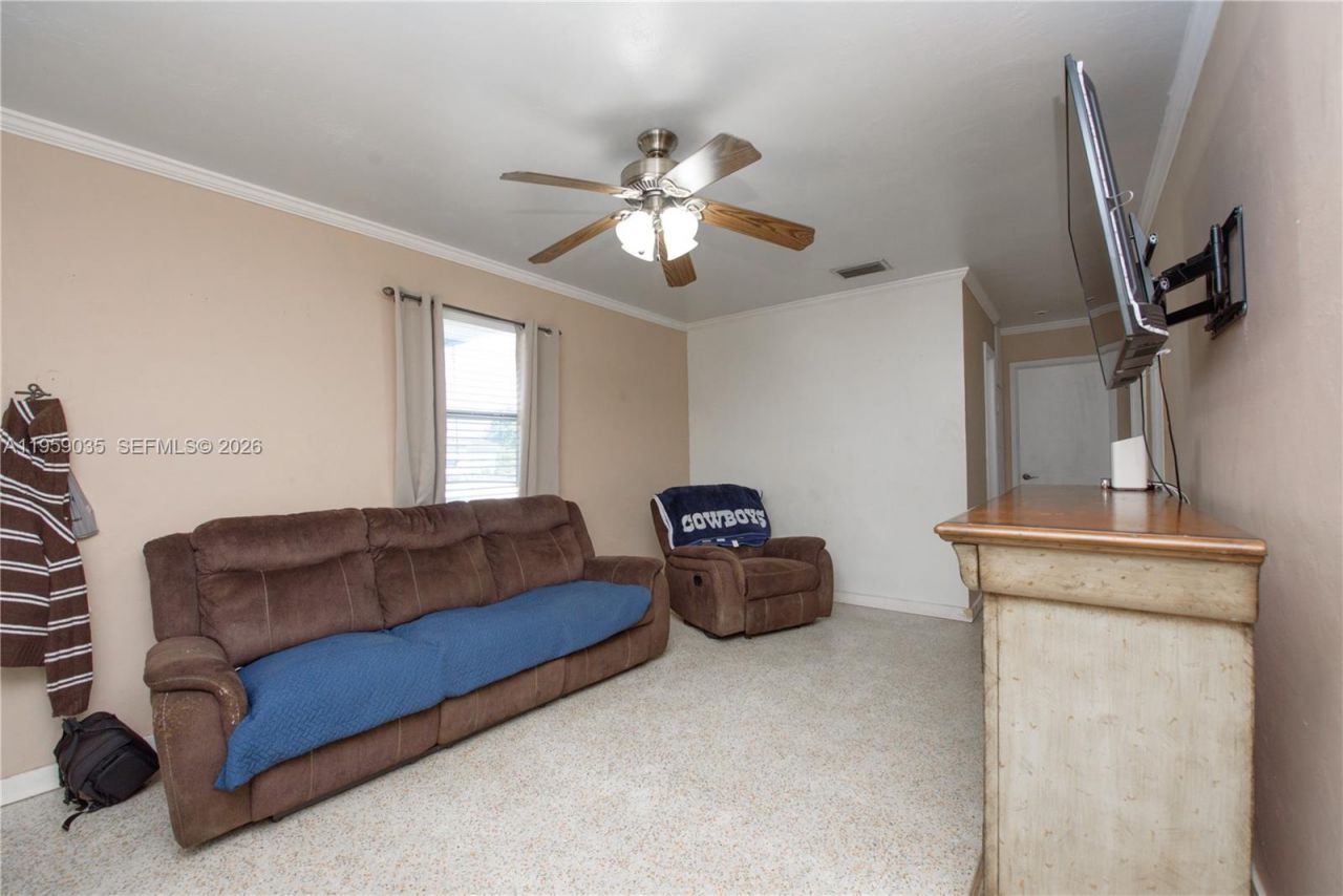 1560 NE 11th St, Homestead, FL 33033 Photo