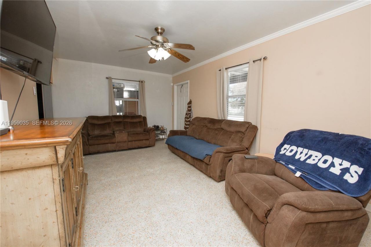 1560 NE 11th St, Homestead, FL 33033 Photo