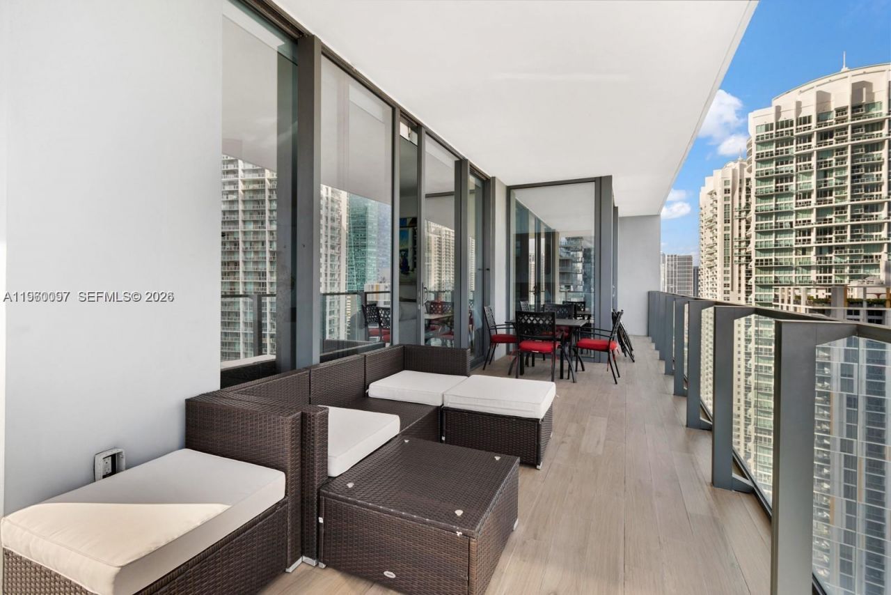 68 SE 6th St, Unit 2101, Miami, FL 33131 Photo