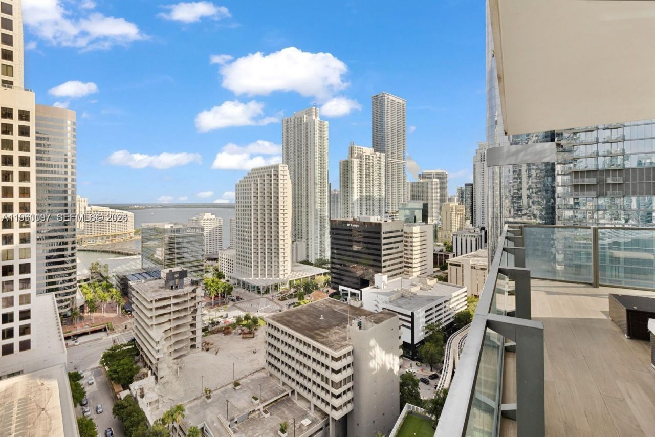 68 SE 6th St, Unit 2101, Miami, FL 33131 Photo