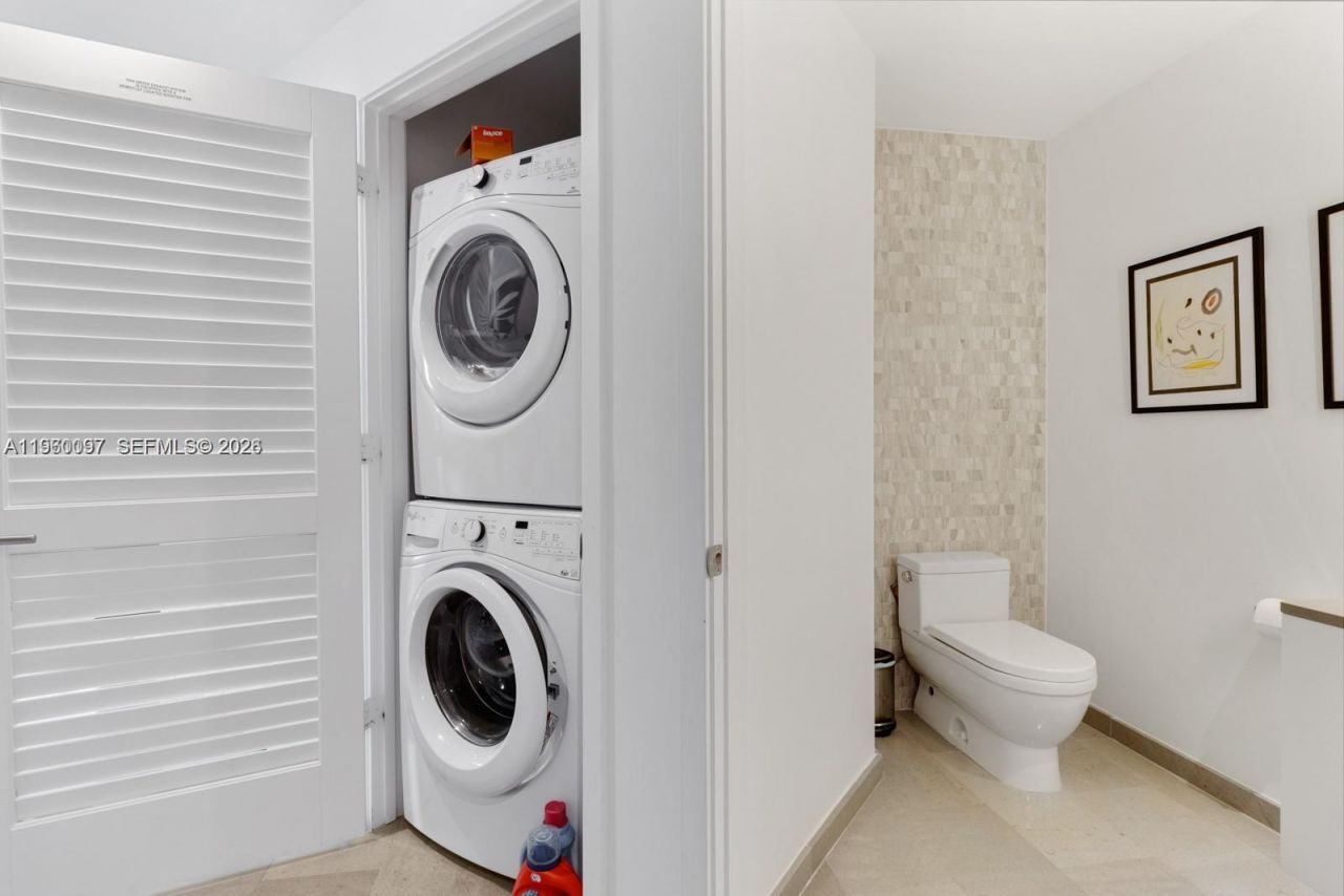 68 SE 6th St, Unit 2101, Miami, FL 33131 Photo