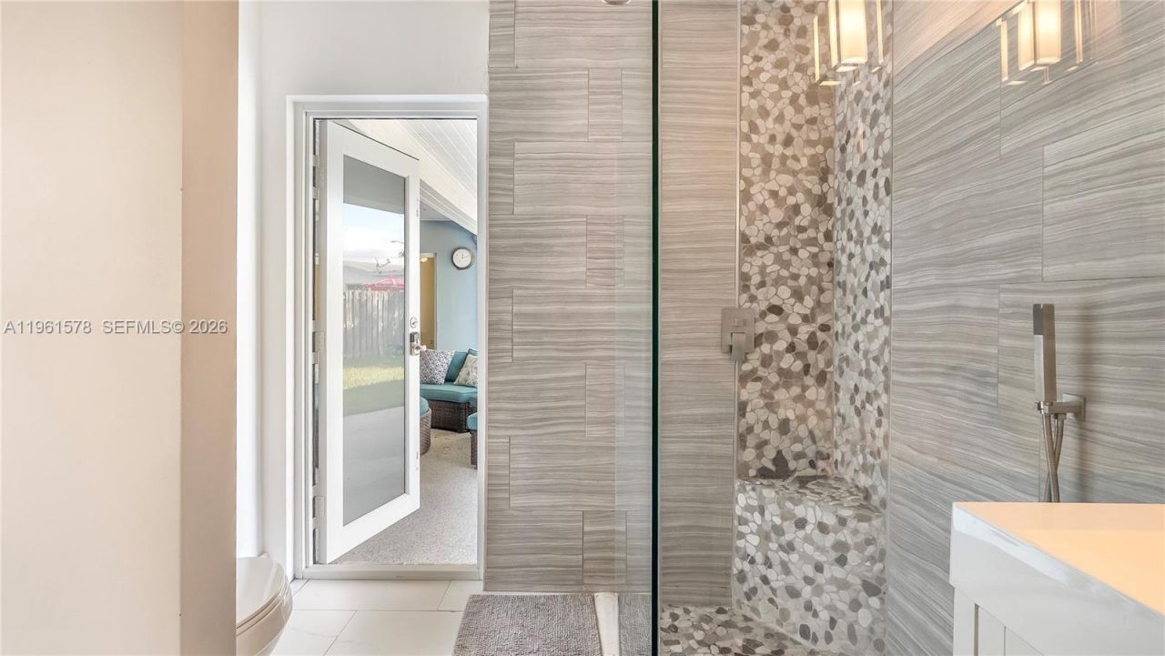 9501 NW 8th St, Pembroke Pines, FL 33024 Photo