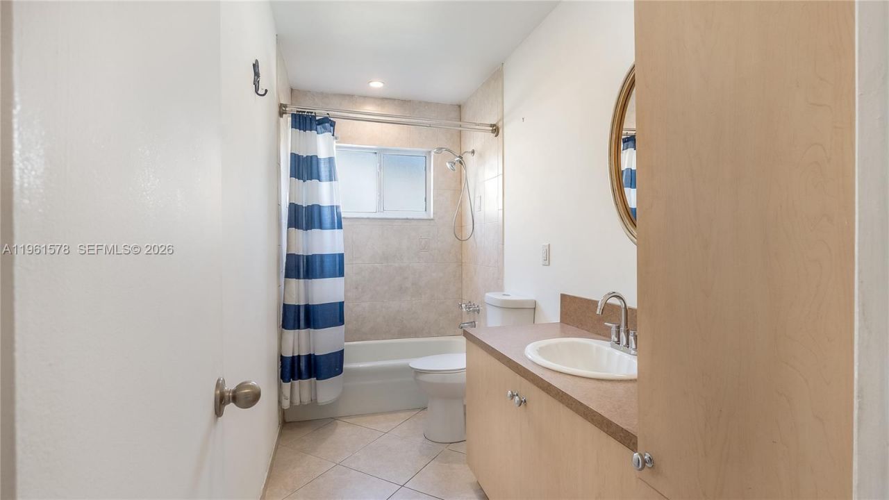 9501 NW 8th St, Pembroke Pines, FL 33024 Photo