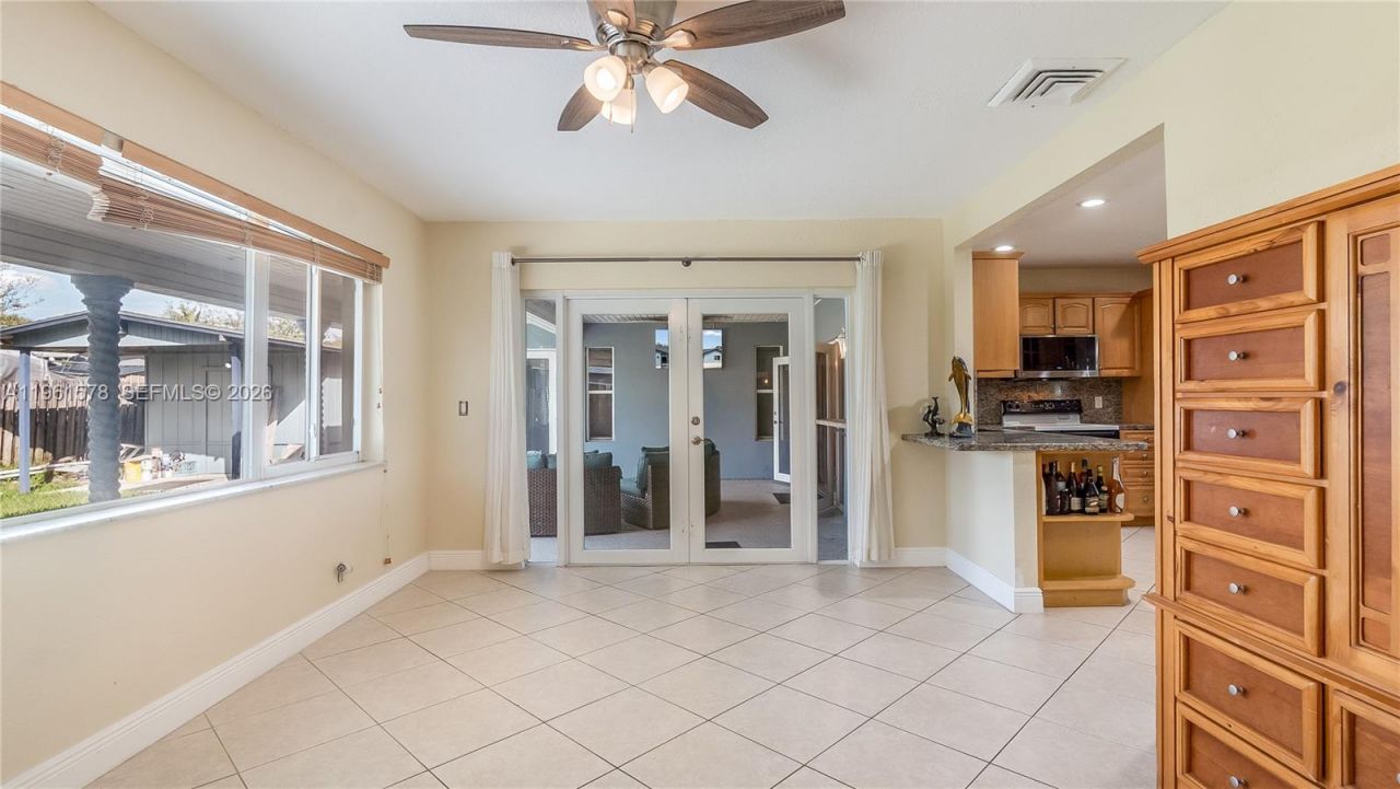 9501 NW 8th St, Pembroke Pines, FL 33024 Photo