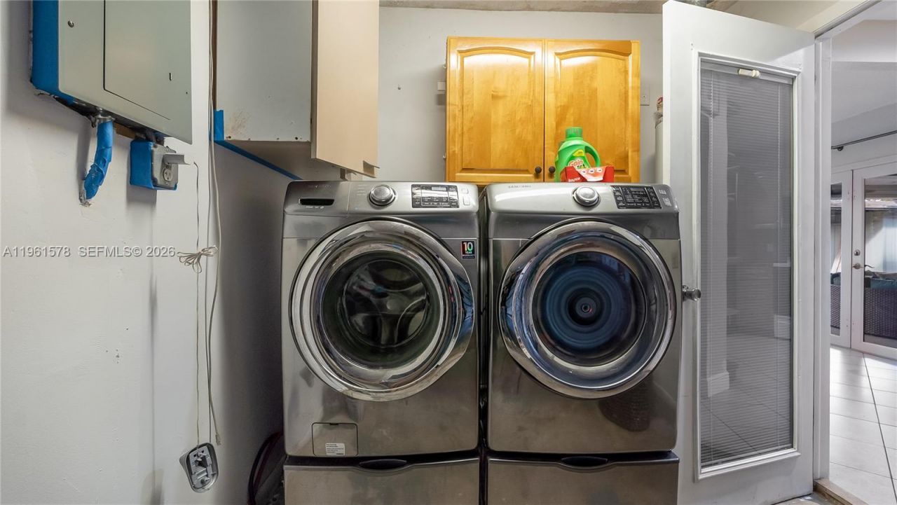 9501 NW 8th St, Pembroke Pines, FL 33024 Photo