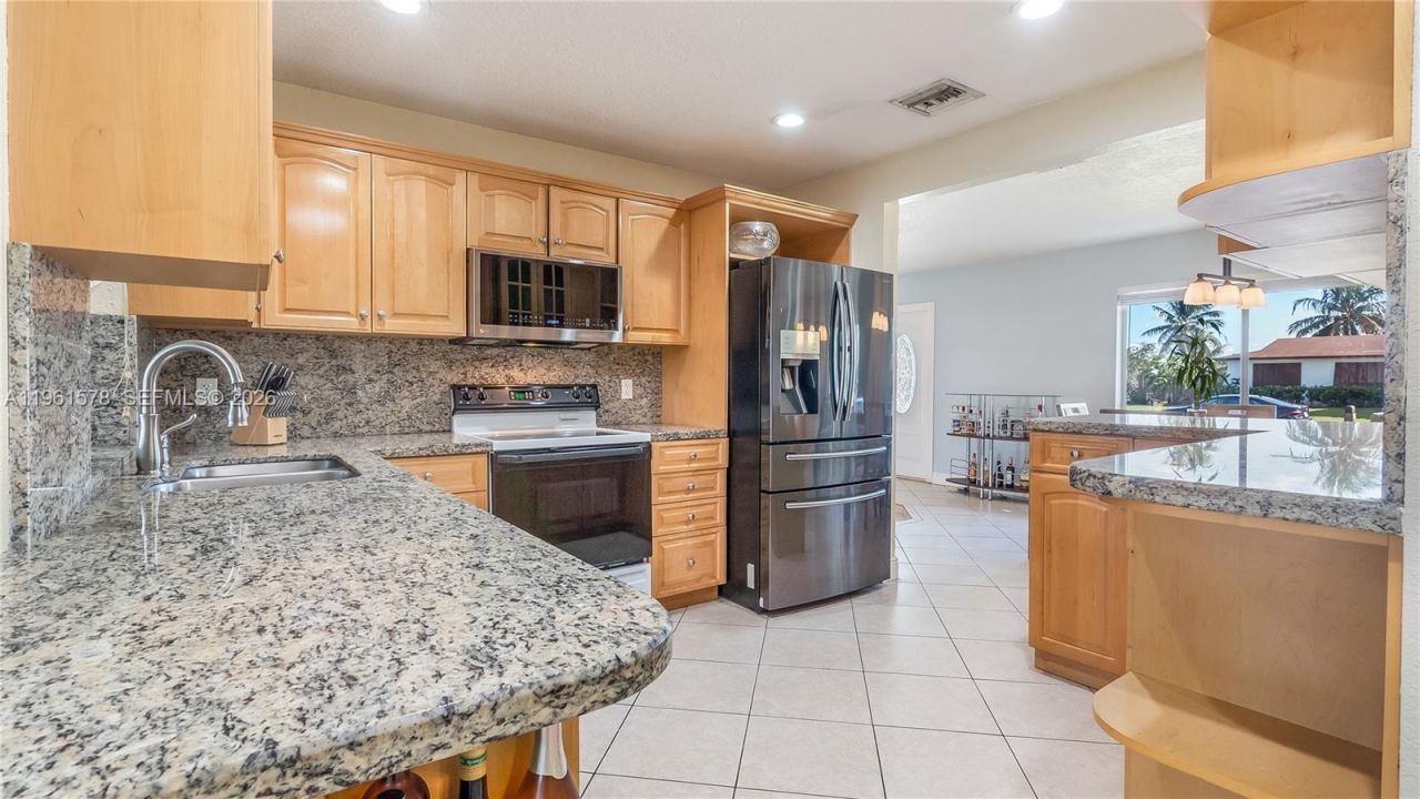 9501 NW 8th St, Pembroke Pines, FL 33024 Photo