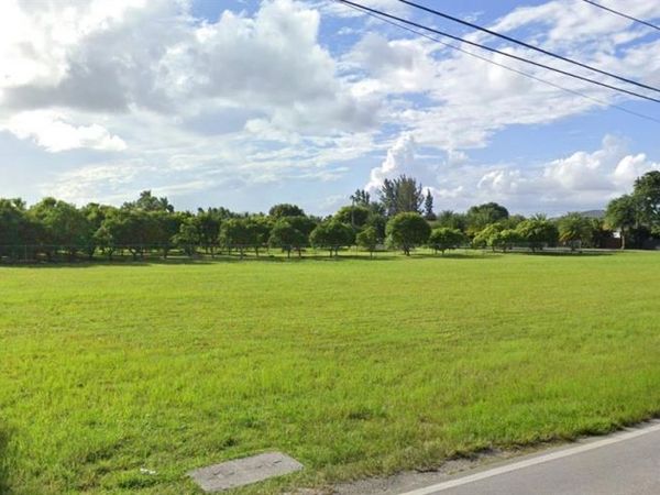 21220 SW 194 AVE , Miami, FL 33187