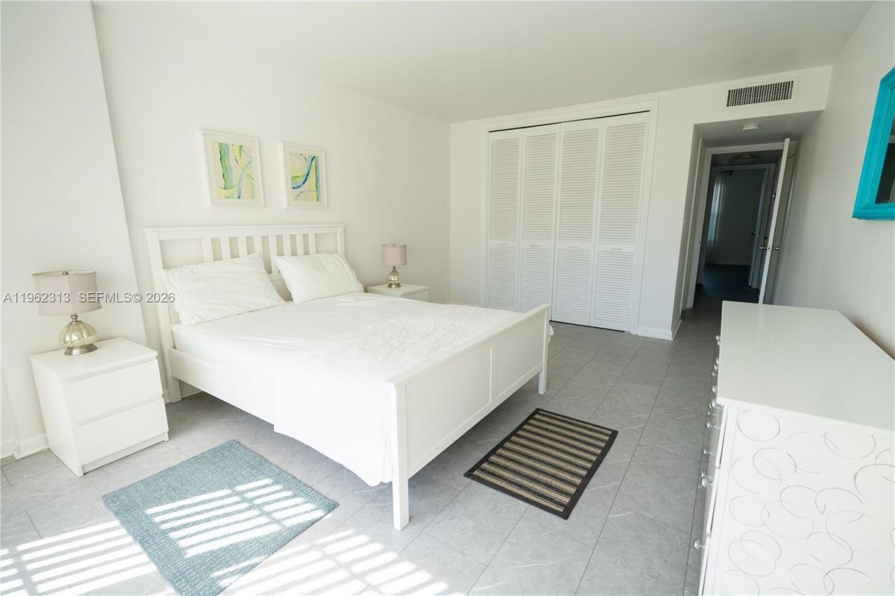 1021 Hillsboro Mile, Unit 204, Hillsboro Beach, FL 33062 Photo
