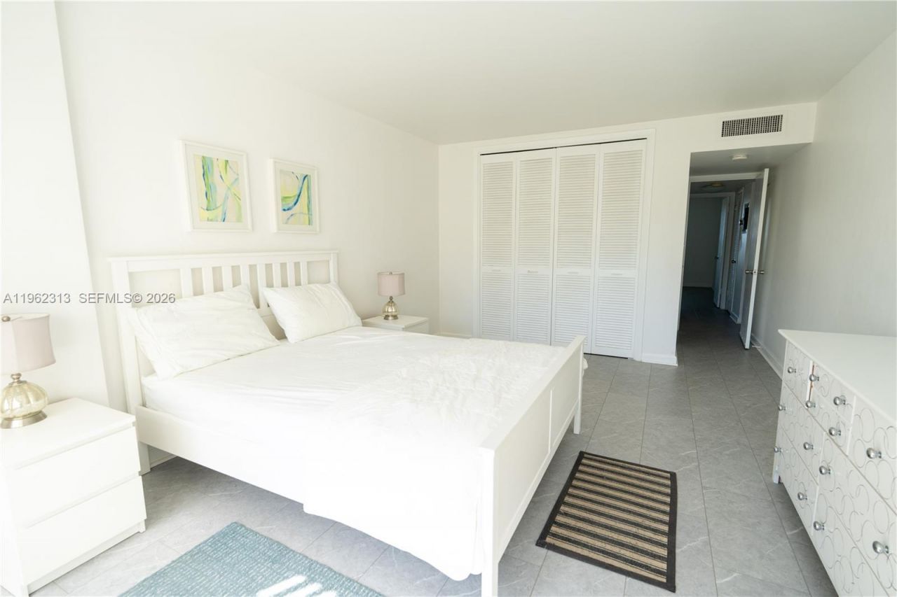 1021 Hillsboro Mile, Unit 204, Hillsboro Beach, FL 33062 Photo