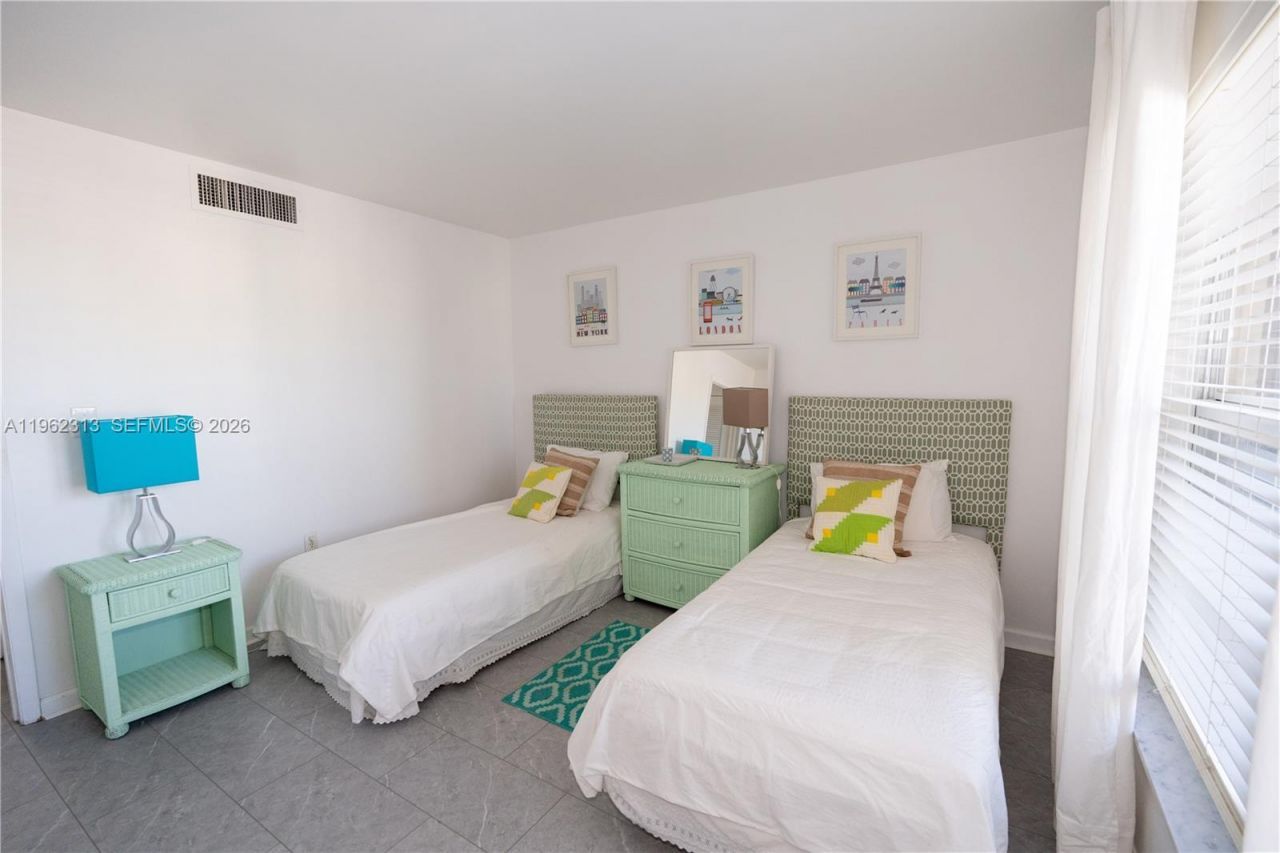 1021 Hillsboro Mile, Unit 204, Hillsboro Beach, FL 33062 Photo