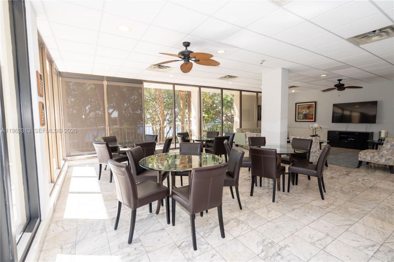 1021 Hillsboro Mile, Unit 204, Hillsboro Beach, FL 33062 Photo