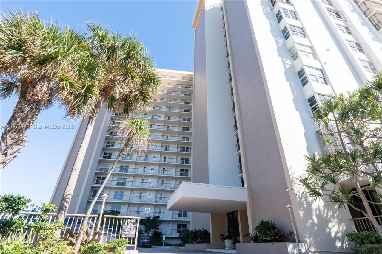 1021 Hillsboro Mile, Unit 204, Hillsboro Beach, FL 33062 Photo