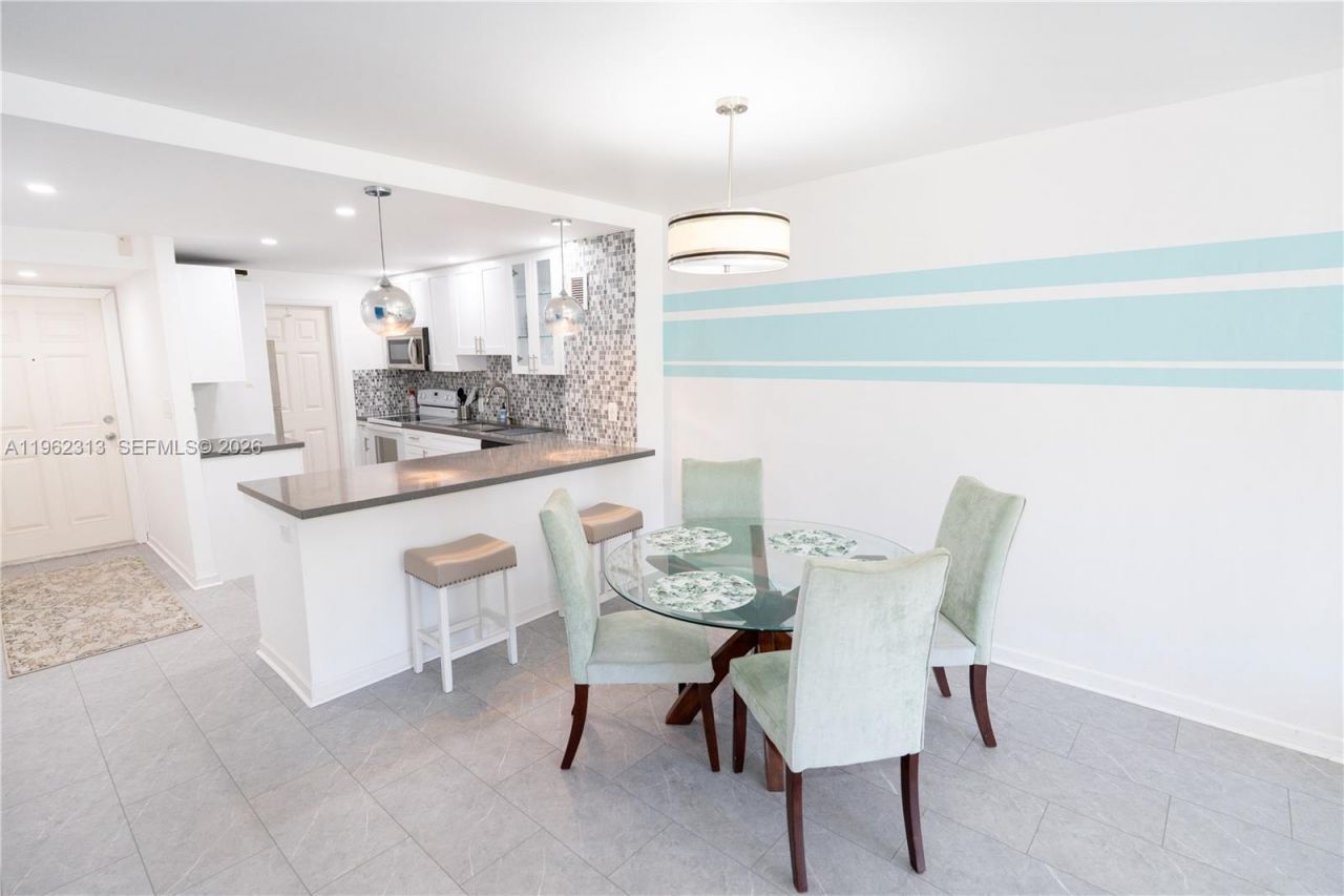 1021 Hillsboro Mile, Unit 204, Hillsboro Beach, FL 33062 Photo