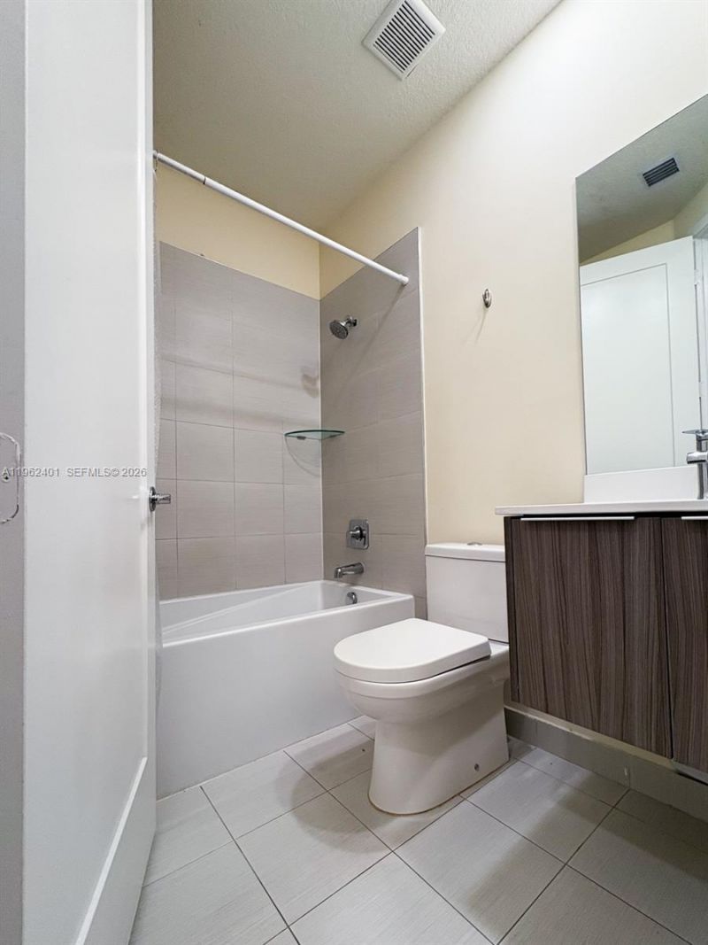 6416 NW 102nd Ct, Unit 120, Doral, FL 33178 Photo