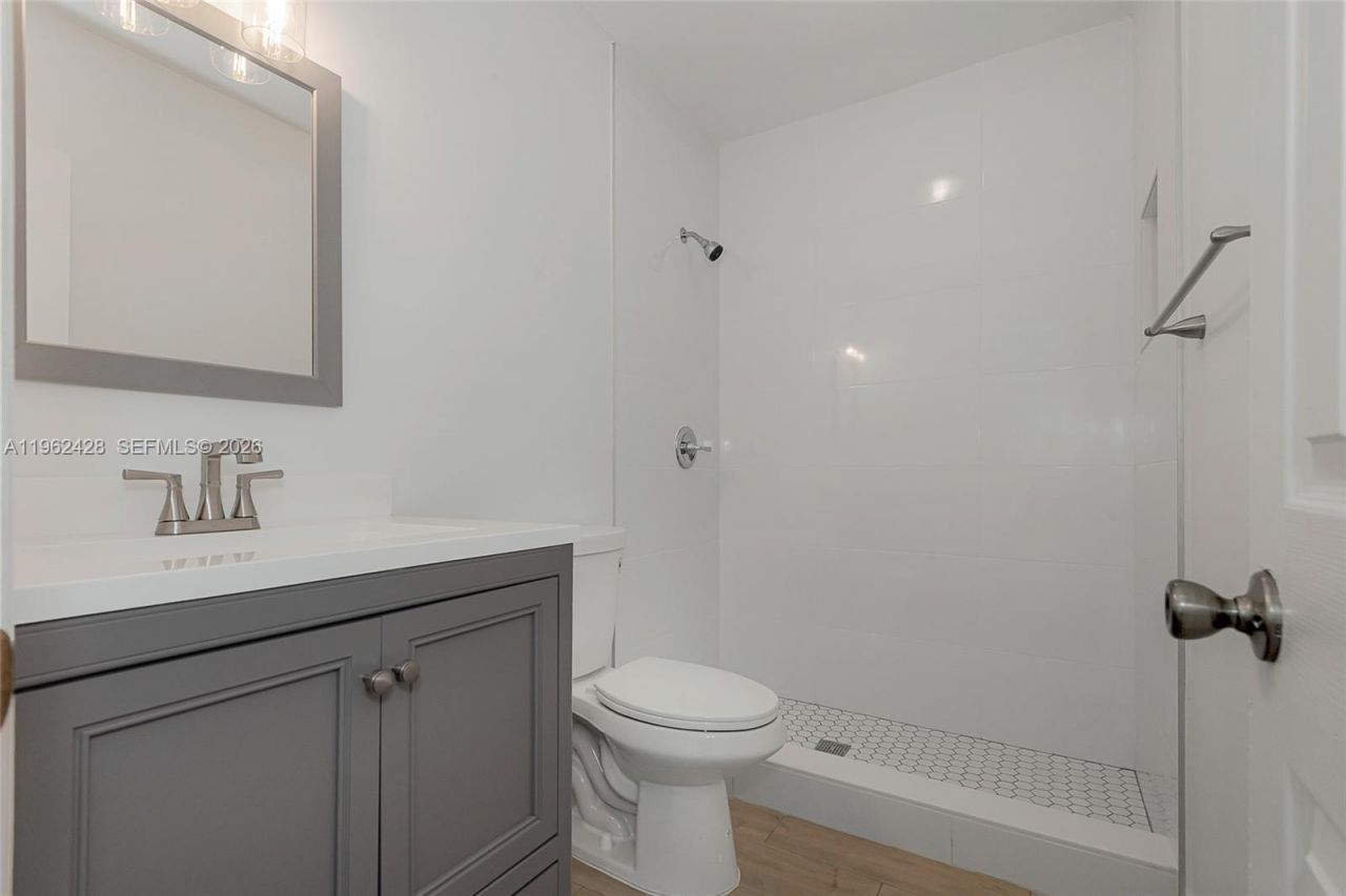 11941 SW 178th Ter, Miami, FL 33177 Photo