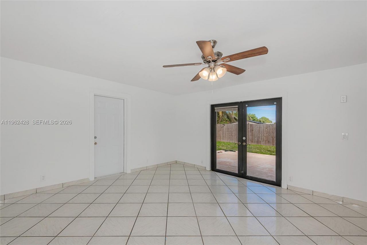 11941 SW 178th Ter, Miami, FL 33177 Photo