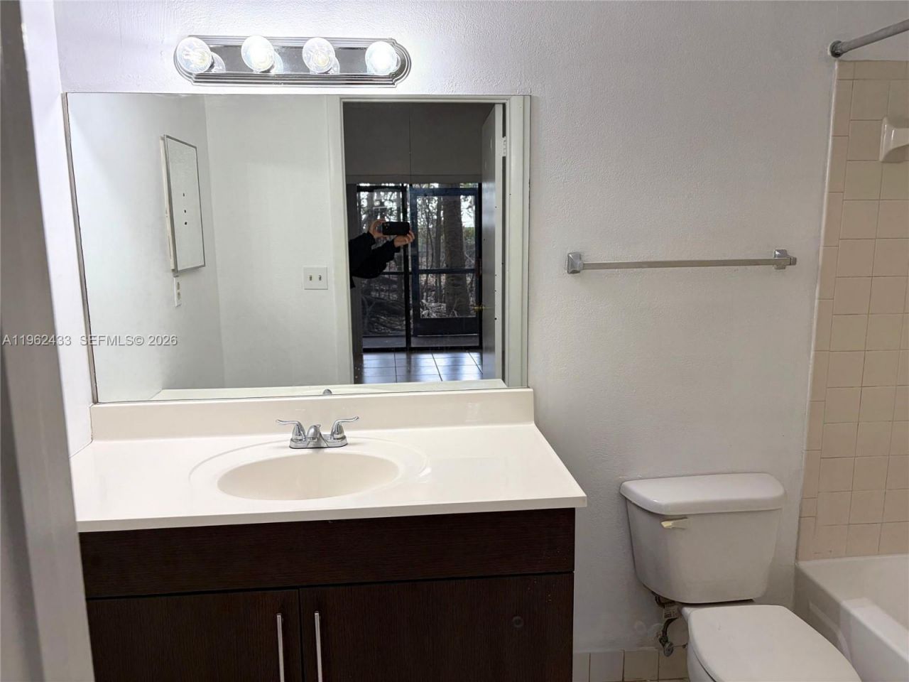 2445 SW 18th Ter, Unit 915, Fort Lauderdale, FL 33315 Photo