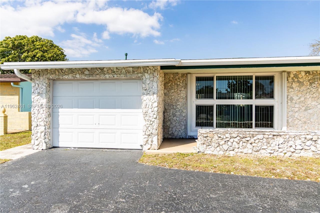 9161 NW 26th Pl, Sunrise, FL 33322 Photo