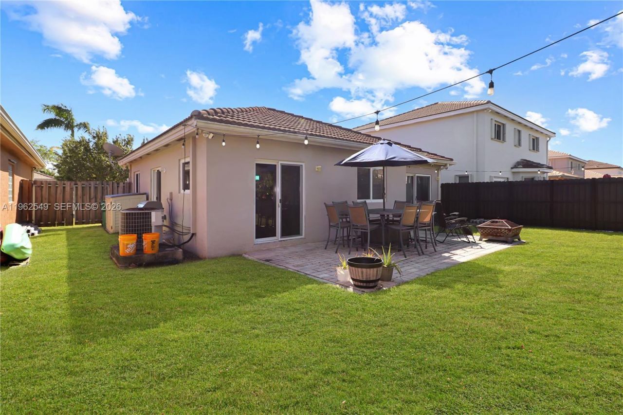 8931 SW 208th Ter, Cutler Bay, FL 33189 Photo