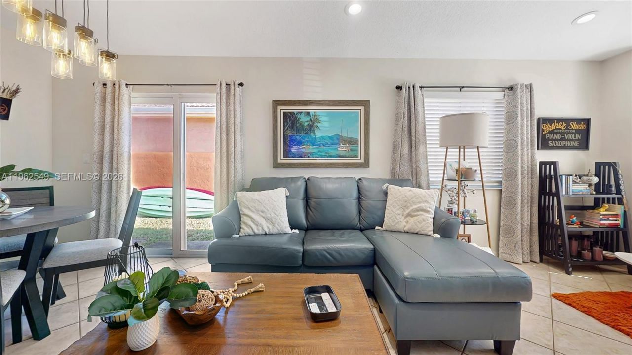 8931 SW 208th Ter, Cutler Bay, FL 33189 Photo