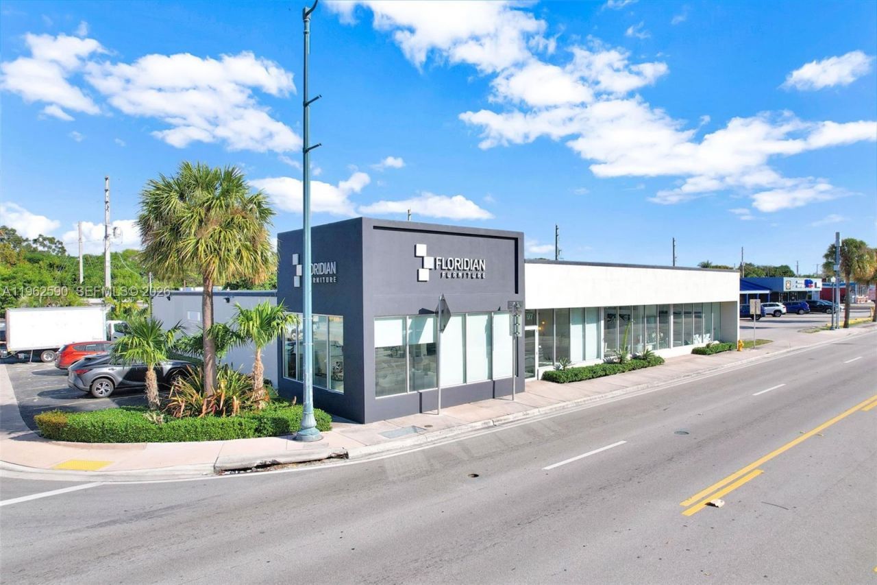 4797 SW 8th St, Miami, FL 33134 Photo