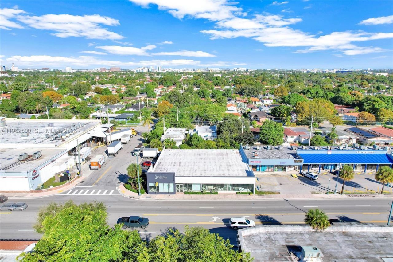 4797 SW 8th St, Miami, FL 33134 Photo