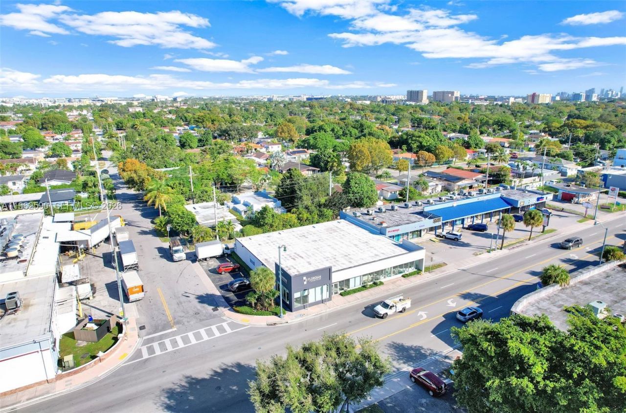 4797 SW 8th St, Miami, FL 33134 Photo