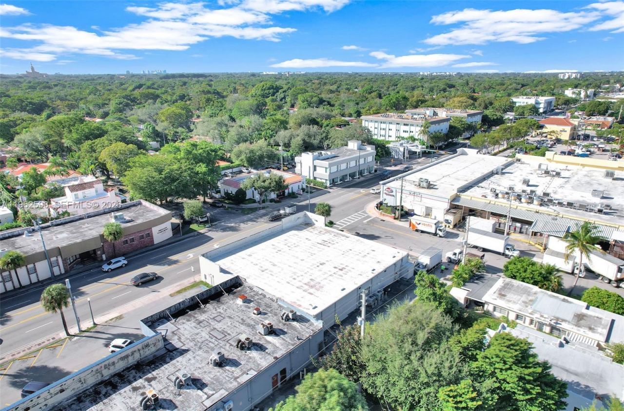 4797 SW 8th St, Miami, FL 33134 Photo