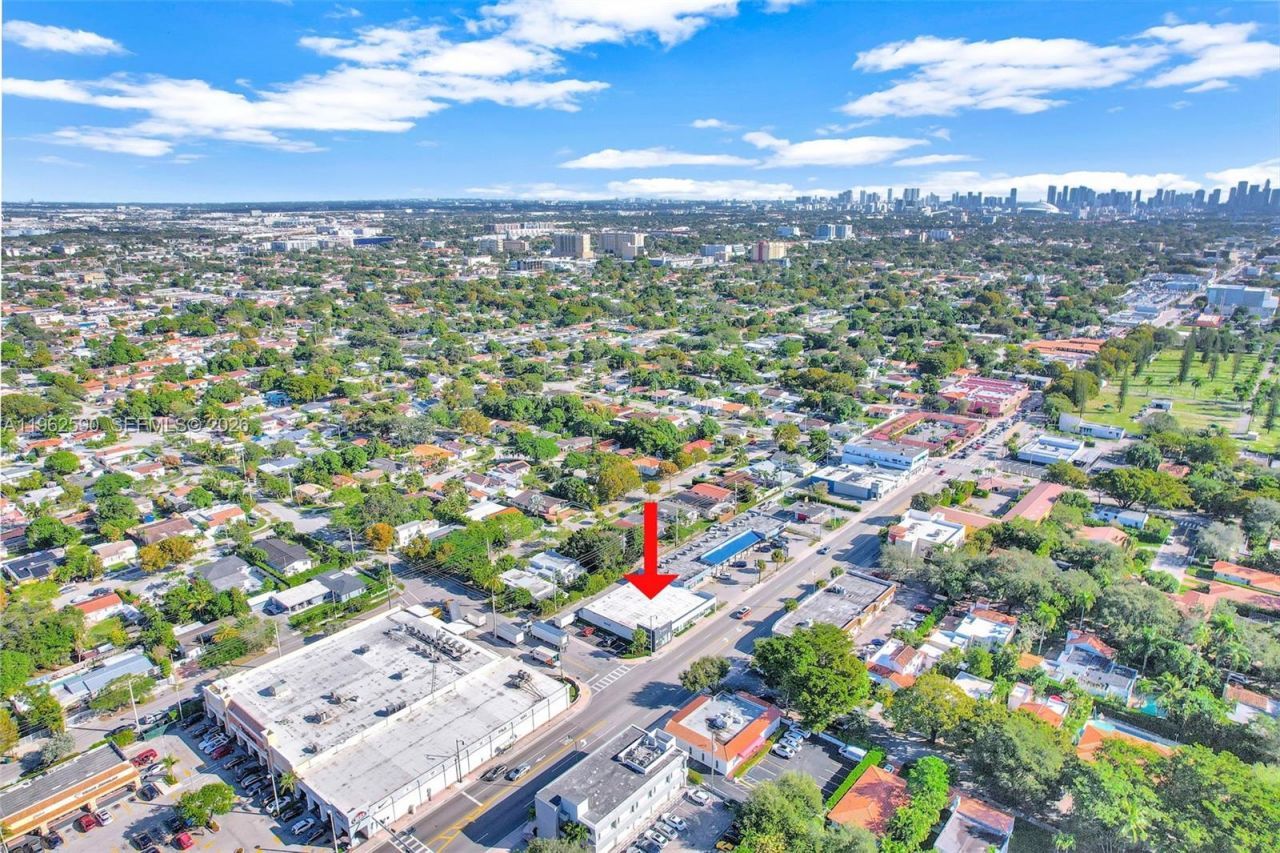 4797 SW 8th St, Miami, FL 33134 Photo