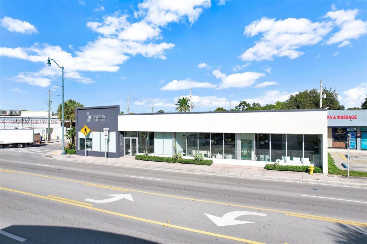 4797 SW 8th St, Miami, FL 33134 Photo