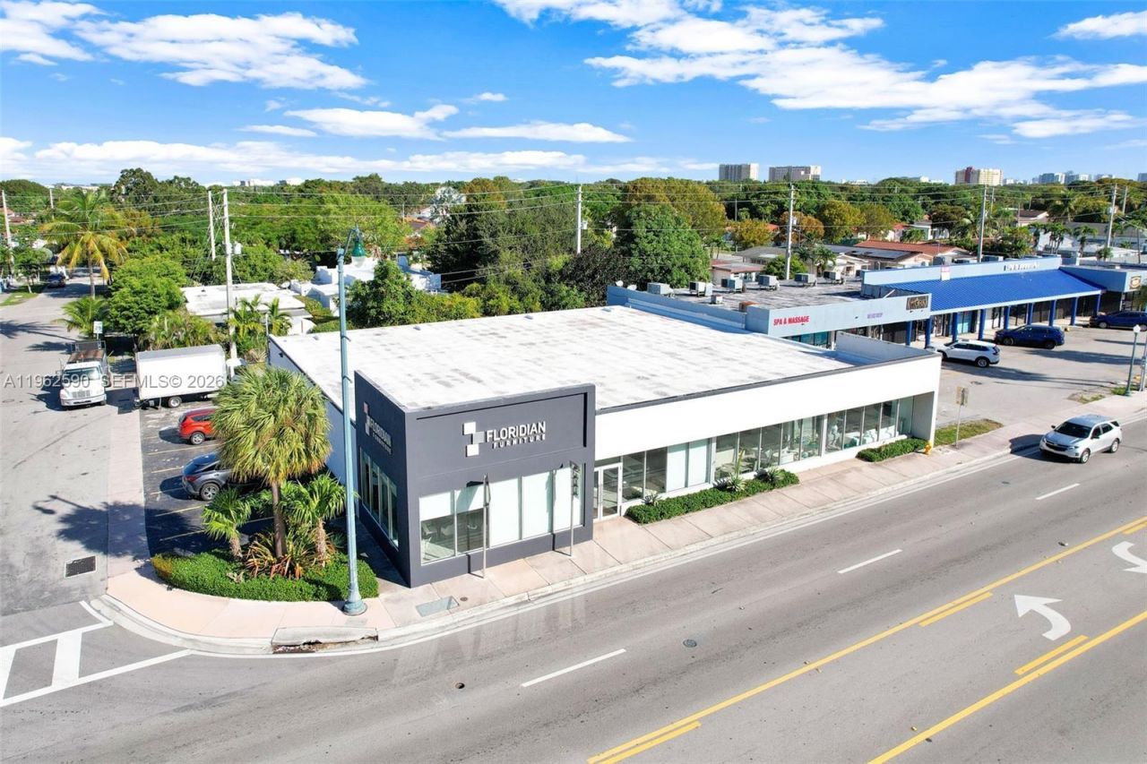 4797 SW 8th St, Miami, FL 33134 Photo