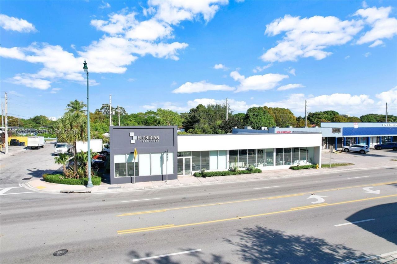 4797 SW 8th St, Miami, FL 33134 Photo