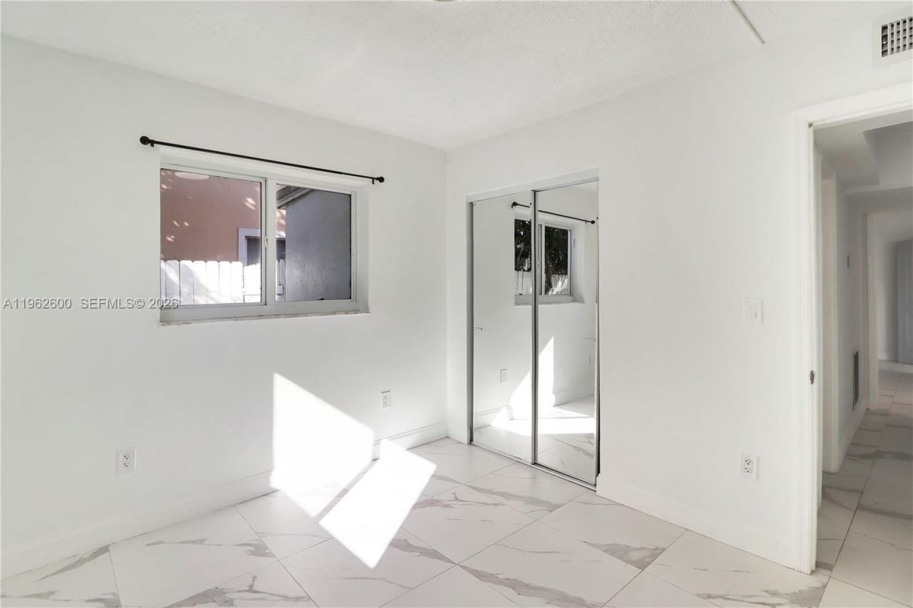3601 SW 2nd St, Unit 3601, Miami, FL 33135 Photo