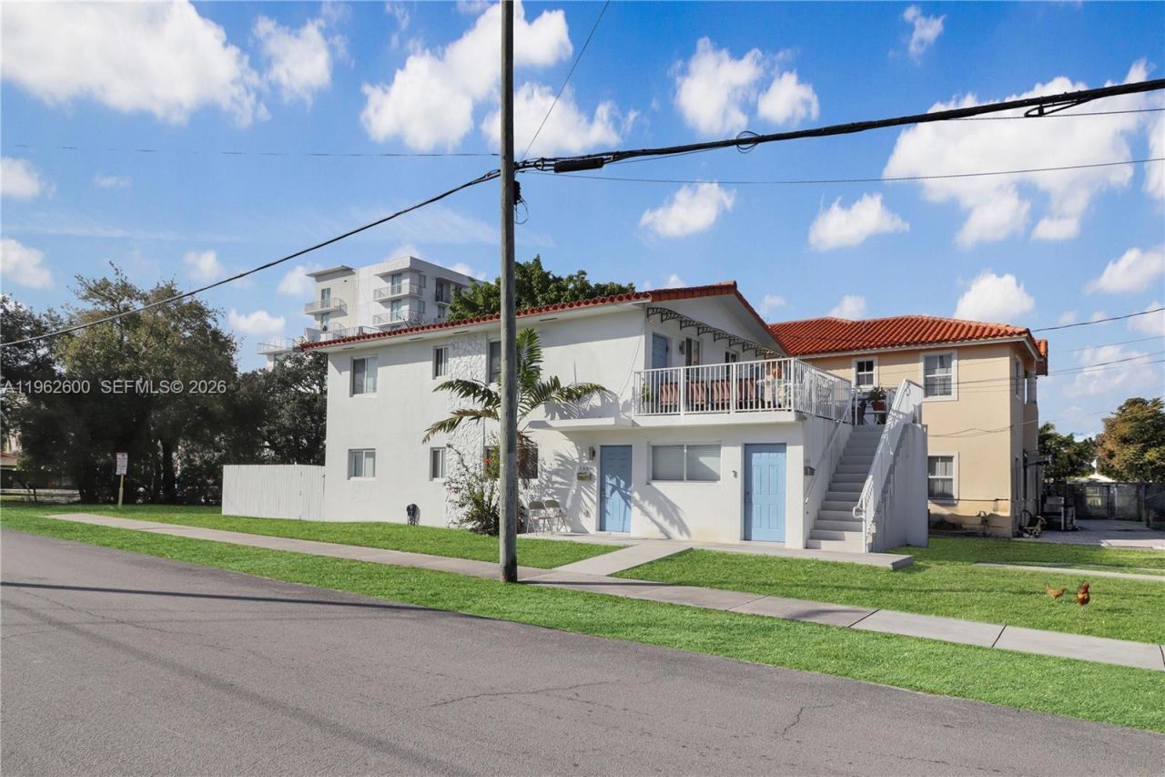 3601 SW 2nd St, Unit 3601, Miami, FL 33135 Photo