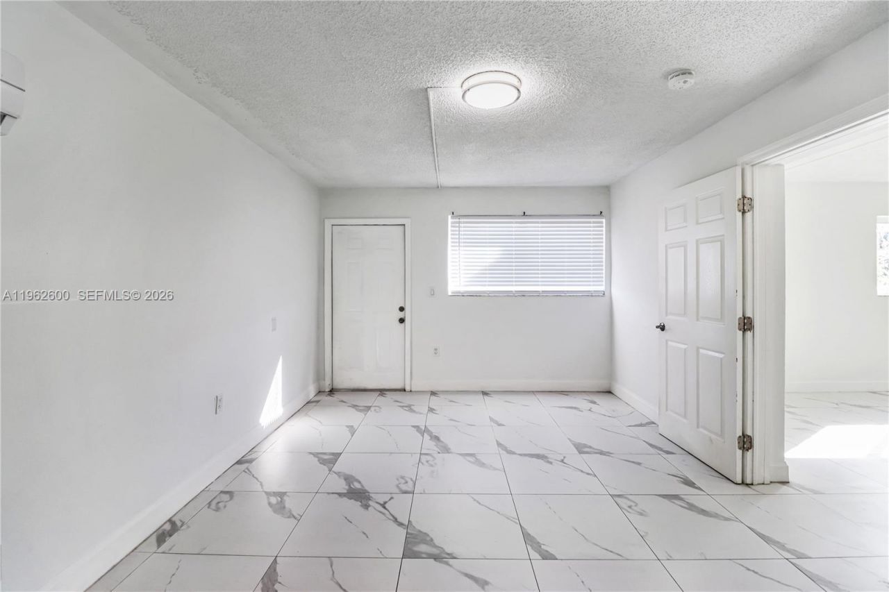3601 SW 2nd St, Unit 3601, Miami, FL 33135 Photo