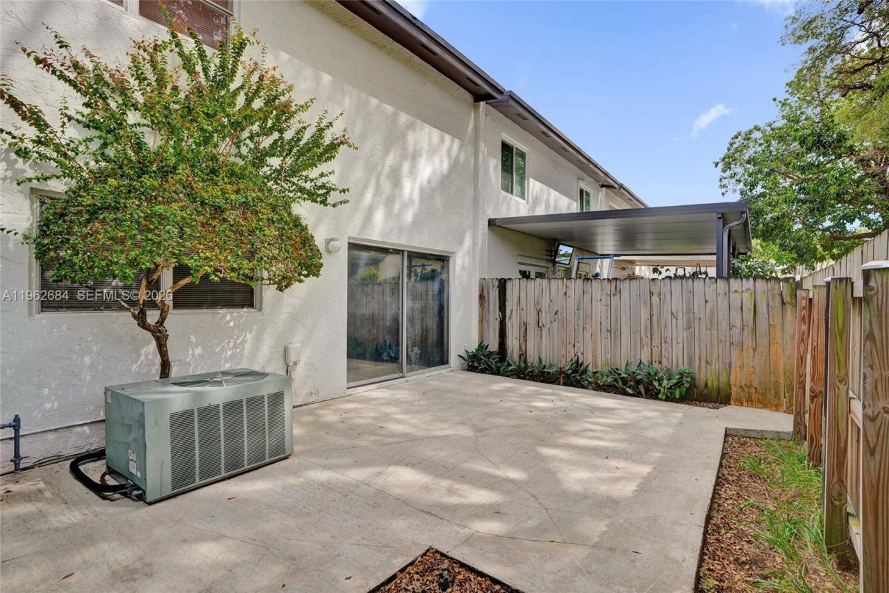 10960 SW 70th Ter, Miami, FL 33173 Photo