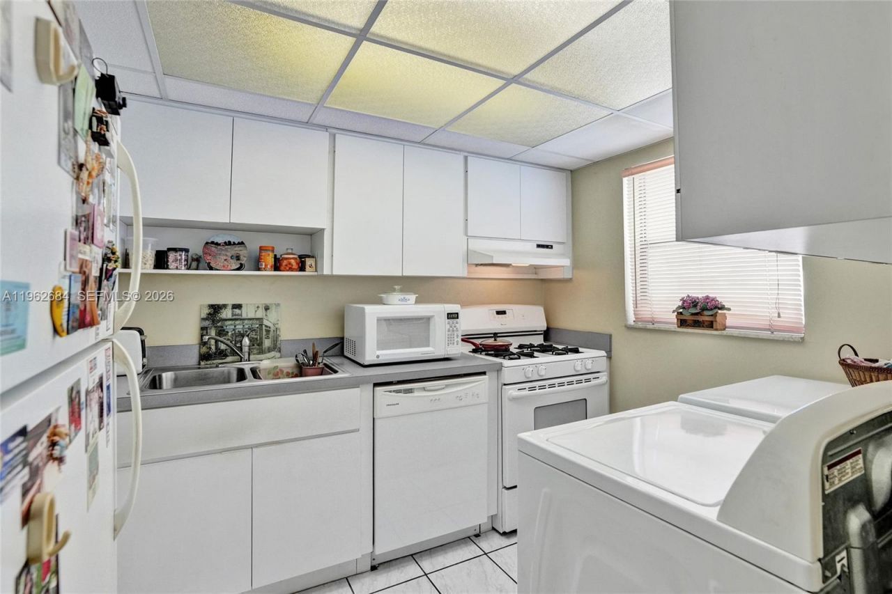 10960 SW 70th Ter, Miami, FL 33173 Photo