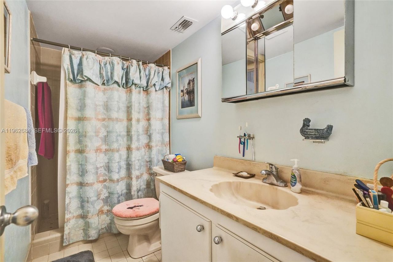 10960 SW 70th Ter, Miami, FL 33173 Photo