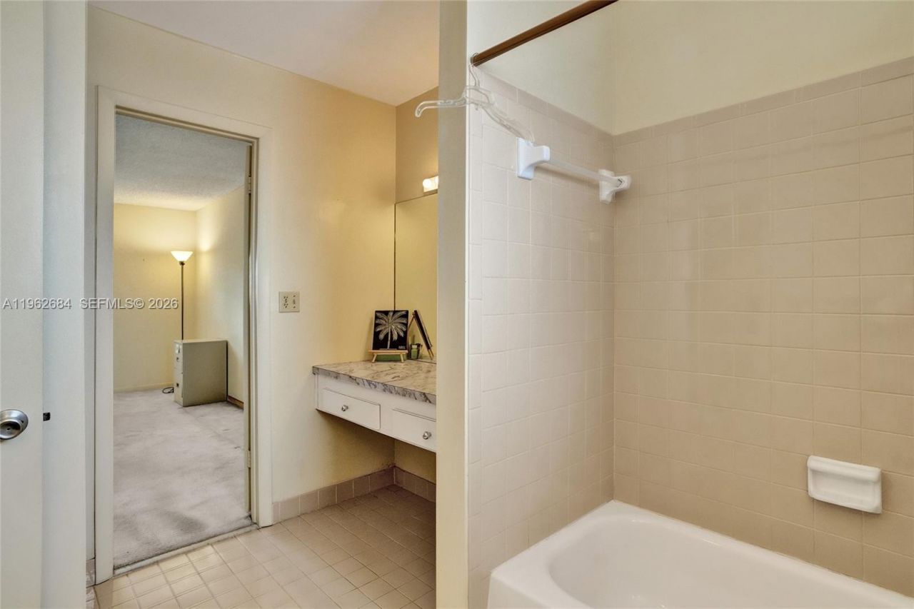 10960 SW 70th Ter, Miami, FL 33173 Photo