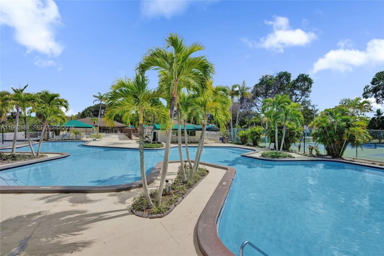 10960 SW 70th Ter, Miami, FL 33173 Photo