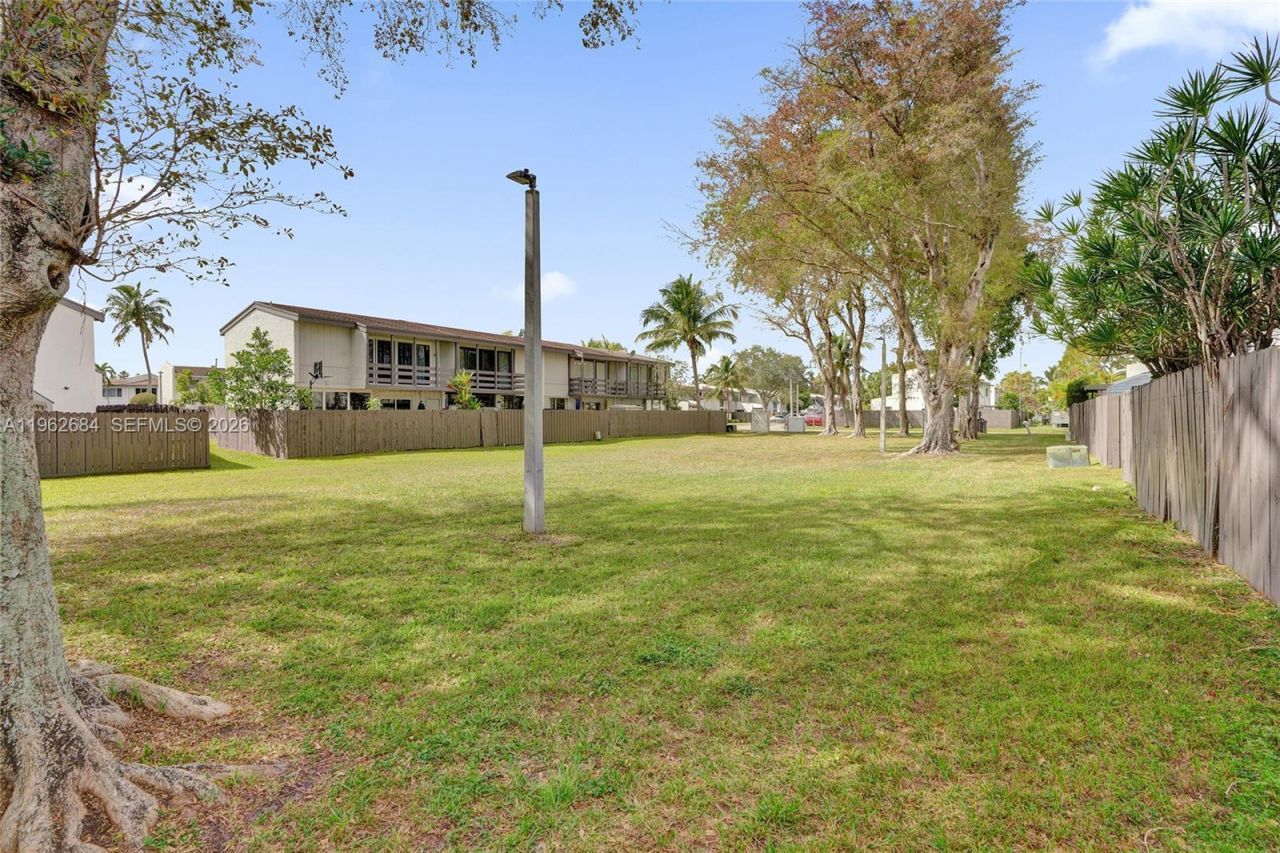 10960 SW 70th Ter, Miami, FL 33173 Photo