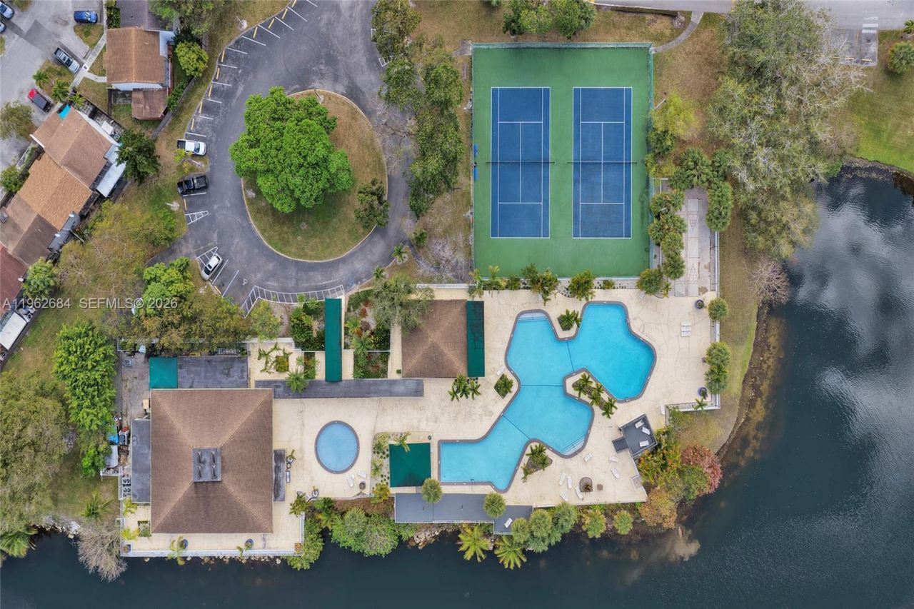 10960 SW 70th Ter, Miami, FL 33173 Photo