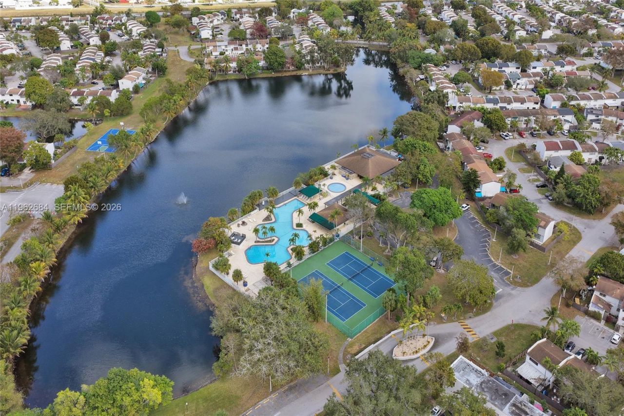 10960 SW 70th Ter, Miami, FL 33173 Photo