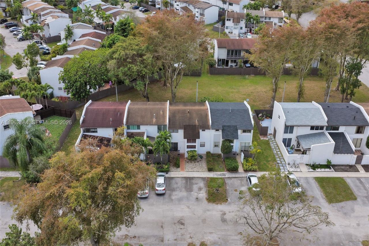 10960 SW 70th Ter, Miami, FL 33173 Photo