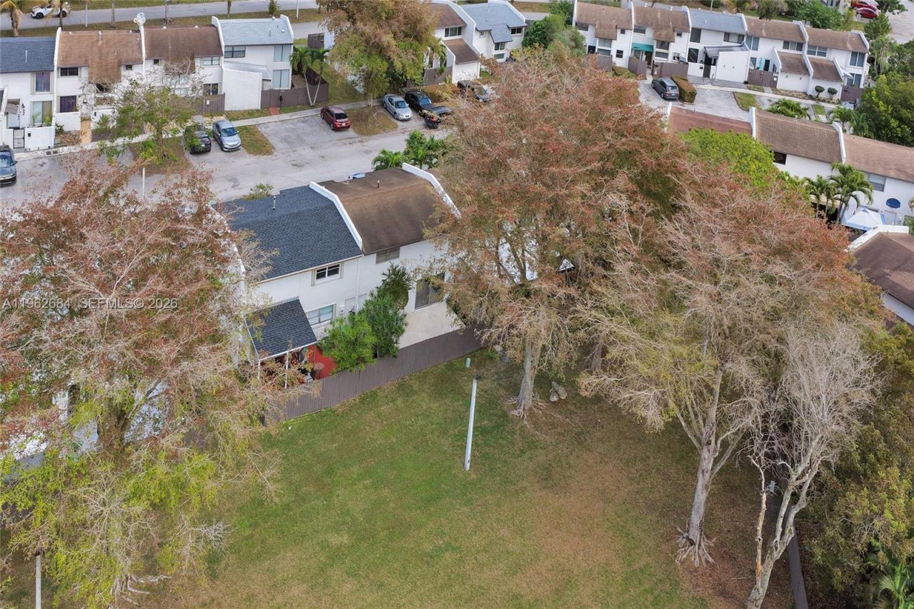 10960 SW 70th Ter, Miami, FL 33173 Photo