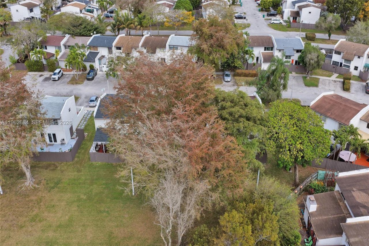 10960 SW 70th Ter, Miami, FL 33173 Photo