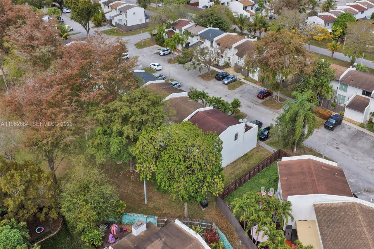 10960 SW 70th Ter, Miami, FL 33173 Photo