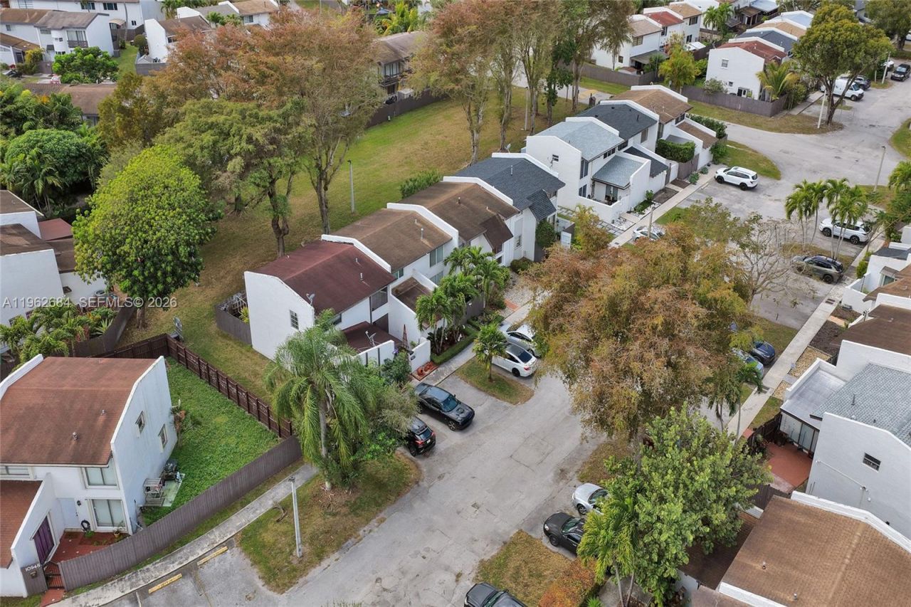 10960 SW 70th Ter, Miami, FL 33173 Photo