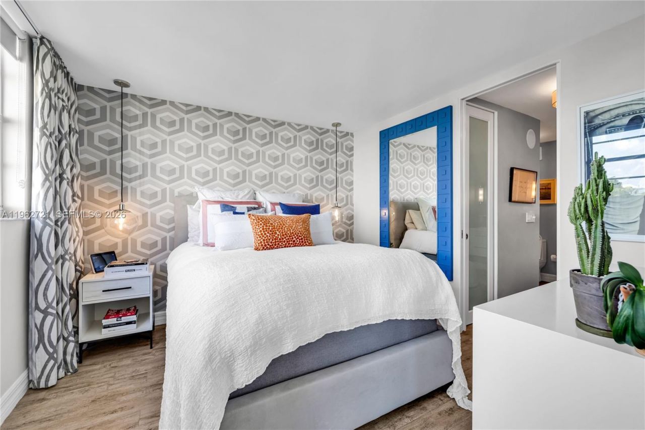 680 NE 64th St, Unit APH3, Miami, FL 33138 Photo