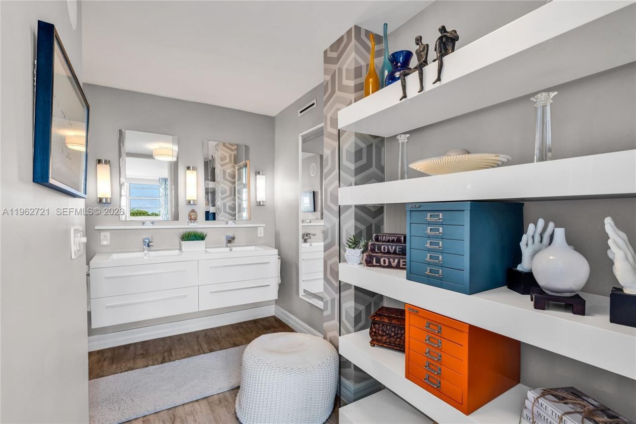 680 NE 64th St, Unit APH3, Miami, FL 33138 Photo